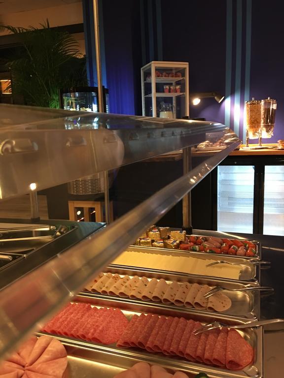 Hotel Continental Нюрнберг Екстериор снимка